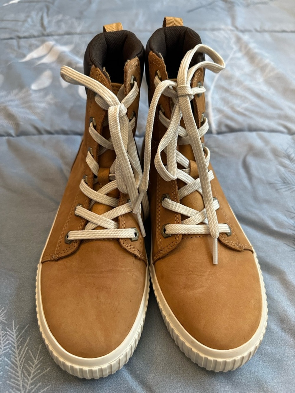 EUC Womens Timberland Skyla Bay Tan Nubuck High-Top Sneakers w/White Sole Sz 5.5 - Picture 4 of 8